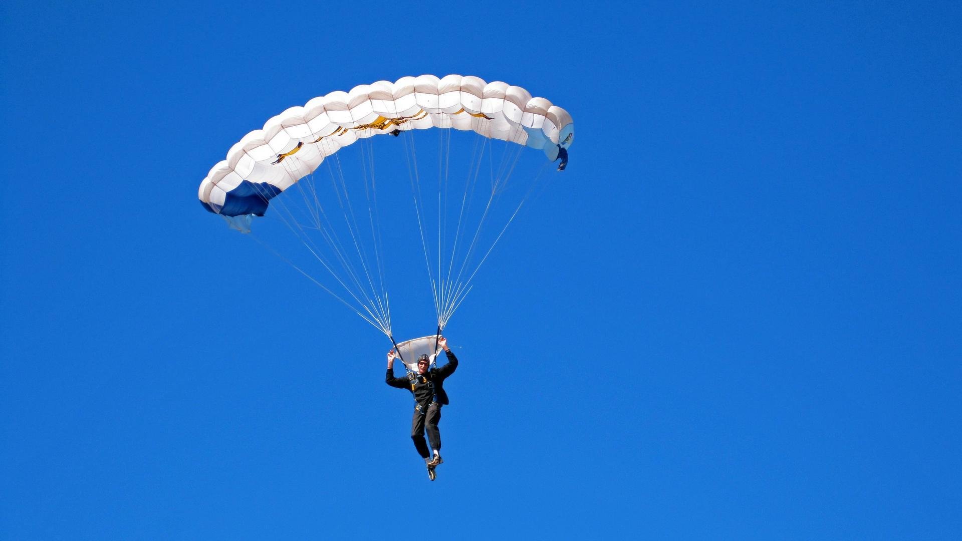 LPL战队团战策略精妙展示，团队战队